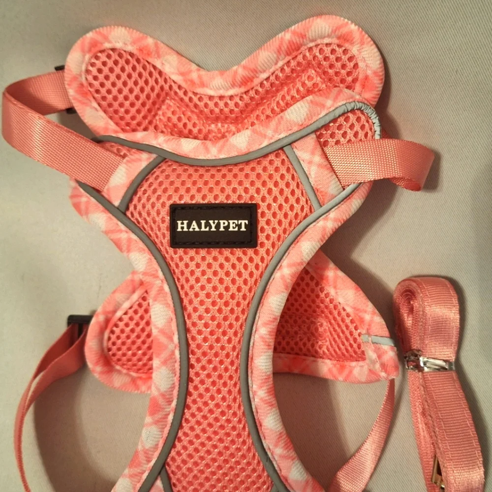 🌺 2/$20. NWT Halypet Cat Harness and Leash Set, Medium (D5)